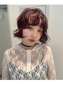 レッドカラーのボブ　パーマ風スタイリング