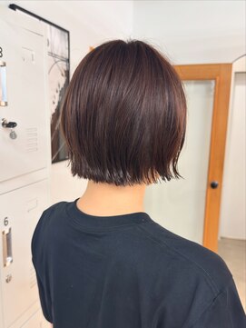 ミーナ バイ アーバン(Meena by urban.) 【Meenaハザマ】ぱつっと外ハネショート×簡単スタイリング