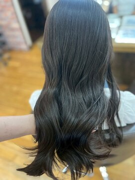 ヴァンカウンシル 清須店(VANCOUNCIL) 透明感のあるカラーで、光を味方につける "大人モテロング"