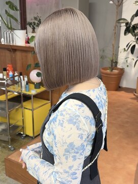 ヤーン(yarn.) ミルクティーグレージュ/ボブ【赤堀友哉】