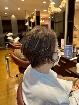 トイロ(toiro) レイヤーカットミルクティーベージュブリーチなしダブルカラー