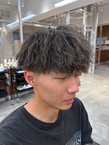 ルースト 南堀江店(ROOST)&nbsp;刈り上げセンターパート/波巻きツイストスパイラル/南堀江