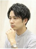 爽やかセンターパートメンズ好印象パーマゆるめツーブロック