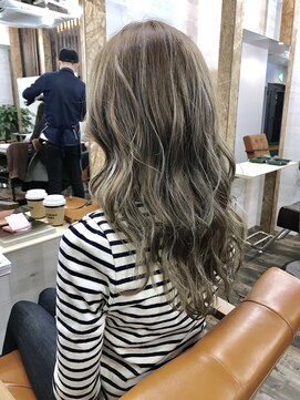 リリー シブヤ(Lilly shibuya) 【Lilly渋谷】#ハイライト #シアベージュ