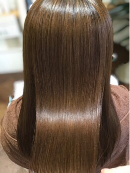 レアヘアー(lea HAIR)の写真/《lea HAIR》の縮毛矯正でサラサラ艶髪へ★一人ひとりの髪質を見極め、薬剤を調合。誰もが振り返る美髪に！