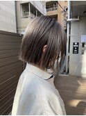 パツっとボブに赤み消しグレージュカラー Sac.栃木優佑