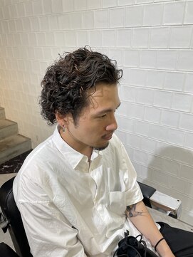 メリケンバーバーショップ フクオカ(MERICAN BARBERSHOP FUK) かき上げヘアショートレイアーくせ毛風パーマコンマヘアパーマ