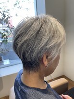 カットアンドリフレッシュ ラウム(cut&refresh Raum) 上品なウルフカット