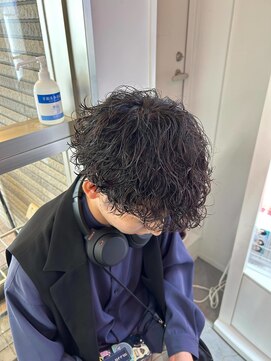 フィフスワン(fifth one) ハイライト/マッシュパーマ/ウルフ/アッシュブラック