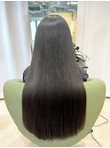 育てる絹髪ストレートロングスタイル