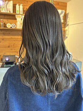 ミルヘアデザイン(mil hair design) ミルクティーベージュダブルカラーインナーカラー裾カラー