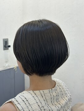 トッカ ヘアアンドトリートメント 難波店 丸みたっぷりくびれショートカット