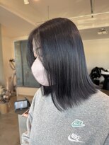 トテ(tote.)&nbsp;ネイビーブラック透明感ブルーグレー外ハネボブ暗髪寒色カラー