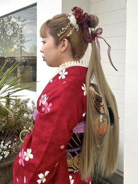 ロジェブルー(Rosier Bleu) 【成人式ヘアセット】お団子ポニー!リボン×金箔