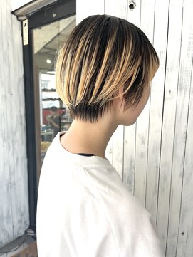 ヨッカ(YOCCA) 動きがあるショートヘア