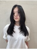 ロングレイヤーカット／ダークグレージュ透明感カラー／20代
