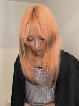 イェッカ パビル(YECCA pabil) コーラルピンクにブラウンのデザインカラー