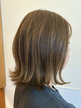 ヘアーウニール(Hair Unir) 自然なツヤと奥行き　シナモンベージュ