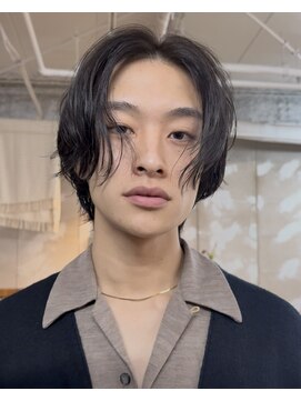 イシ(isi) ミディアムレイヤー/ボブ/メンズカット/眉毛カット/門真