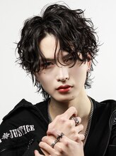 《スパイラルパーマ》縦に落ちるスパイラルで、扱いやすいのでパーマ初心者にも◎【メンズ/横浜】