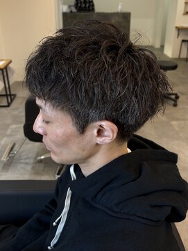 ヒュイル バイ ニアウ(Hwyl by Niau) MEN’S HAIR/ルーズショート/スパイキーショート/伊勢崎市