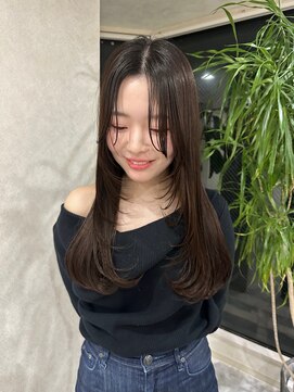 ホワイト(WHITE) 縮毛矯正　髪質改善　ロングレイヤー　顔まわりにレイヤー