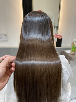 ウィル あべの店(WiLL)の写真/触れたくなる艶と柔らかさ。ダメージ最小の縮毛矯正ストレート