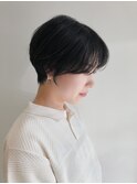 大人女性ショートくびれショート丸みショート黒髪ショート
