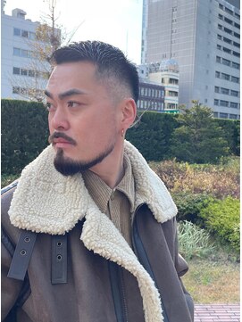 ミモザワークス(Mimosa Works) フェードカットの男