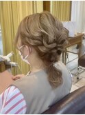 編み下ろしヘアアレンジ