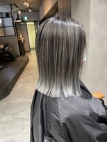 サニー 渋谷(SUNNY)&nbsp;バレイヤージュ、ハイライト、レイヤーロング、グレーベージュ