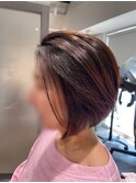前髪なし大人レイヤーボブひし形前下がりショートボブクール系
