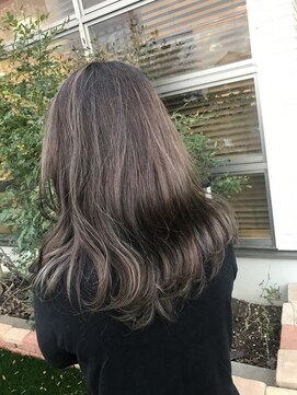 フェリスディーレ (Felice Deele) 存在感あるハイライト