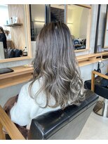 ソッカ(socca)&nbsp;落ち着いた雰囲気の人気アッシュグレー