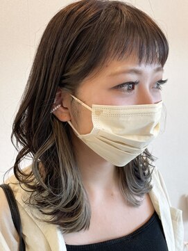 ウル(uLu.) 【イヤリングカラー】ミディアムレイヤー×グレージュ☆