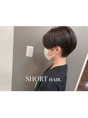大人可愛い前髪ありひし形耳掛けクールショートボブ20代30代40代
