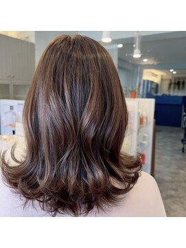 ルイラパレ(Louis La Pale) 韓国風の外ハネボブ