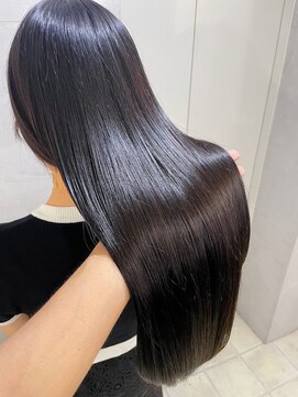 デューヘアー(due hair) パープルブラック/髪質改善サラ艶ロング【due hair 砂川 翔】