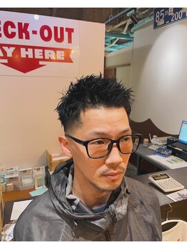 フォーコーナーズカットショップフェイビーズ 名古屋西(FourCornersCutShop favey's) スパイキースキンフェード