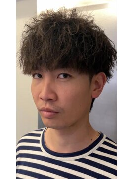 クオンヒール(QUON HEAL) 緩めツイストスパイラルパーマ刈り上げショートスタイル