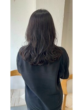 ヘアデザイン ソラ(Sola) 透明感オリーブグレージュ艶カラー暗髪くびれレイヤーカット