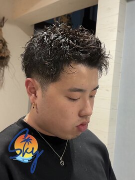 スカイ(SKY) ツイスパ/波巻き/眉毛/バーバー/ニュアンスパーマ/ブリーチ