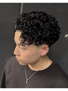 イーラ アメ村店(era) センチパーマ　ツイストスパイラル眉カットメンズパーマ