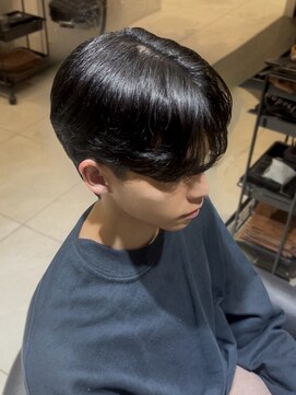 ユーフォリア 池袋東口駅前店(Euphoria) 【Euphoria池袋/wakana】黒髪でも垢抜ける 韓国風センターパート