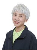 大人可愛く白髪を楽しむ！大人のアクティブショートヘア