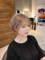 ロハスバイケンジ(LOHAS by KENJE)&nbsp;ハイトーンで白髪を活かすくびれショート
