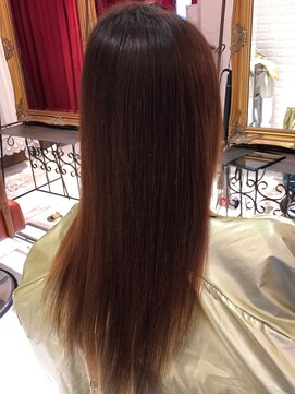 大嶋直樹の美容室 表参道 高難易度縮毛矯正＝手で乾かしただけです。本当です。