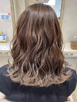 アクイール ピュール ヘア(Accueillir Pur hair) 【ピュール】【柳橋奈緒】裾カラー ホワイトアッシュ【長岡】