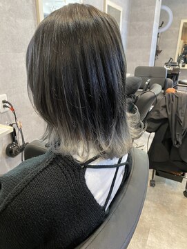 アンダーバーホワイト 栄店(_WHITE) グレージュ×裾ホワイトカラー