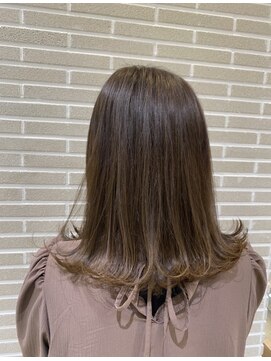 ニューヨークニューヨーク パピオス明石店(NYNY Mothers) ベージュの外ハネスタイル